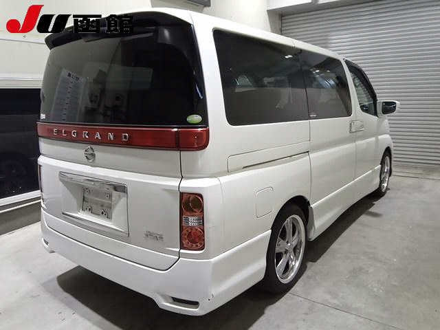 NISSAN ELGRAND 2010