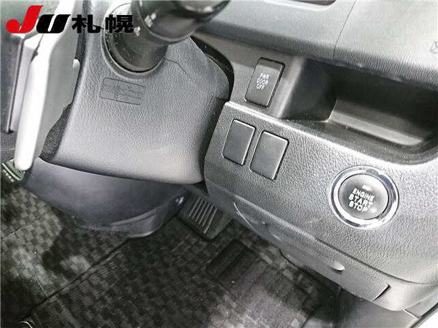 TOYOTA NOAH 2012