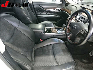 NISSAN FUGA 2010