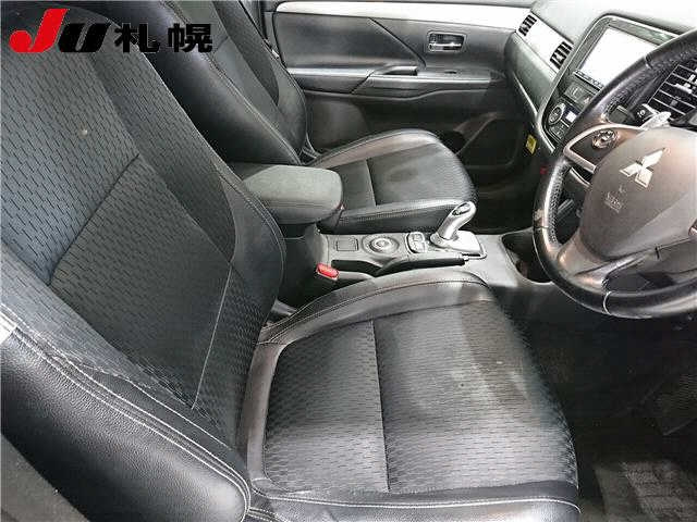 MITSUBISHI OUTLANDER PHEV 2014