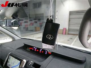 TOYOTA NOAH 2012