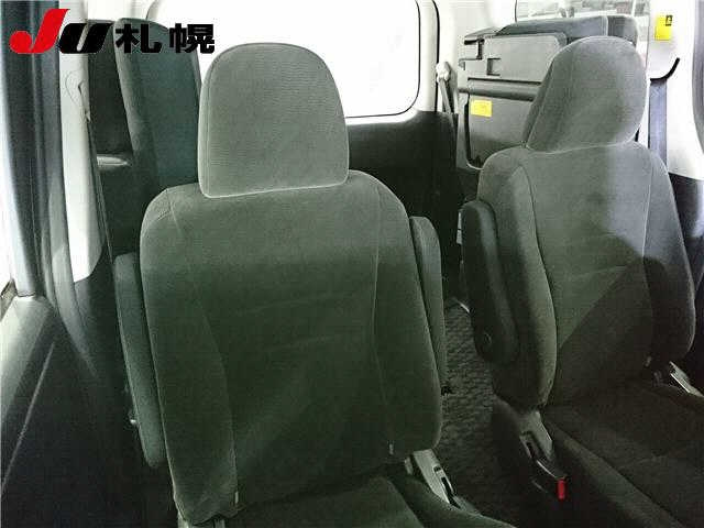 TOYOTA NOAH 2010
