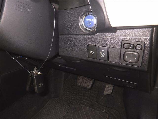 TOYOTA AURIS 2016