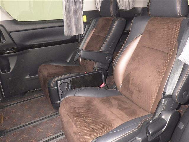 TOYOTA ALPHARD 2013