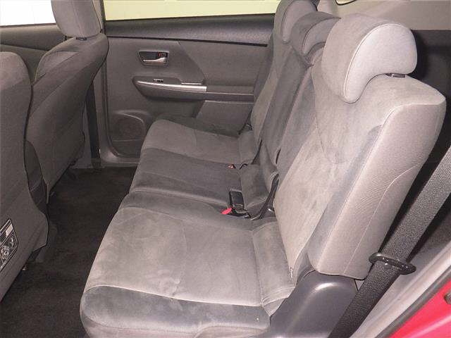 TOYOTA PRIUS ALPHA 2012