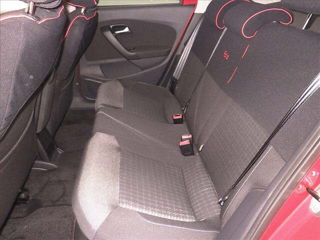 VOLKSWAGEN POLO 2016