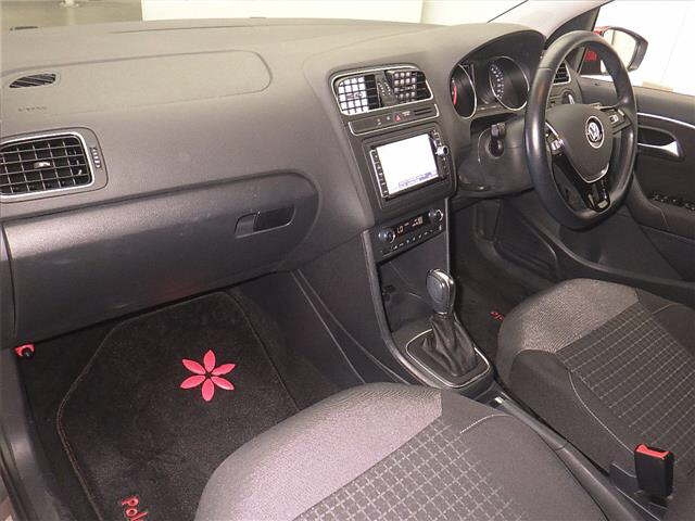 VOLKSWAGEN POLO 2016