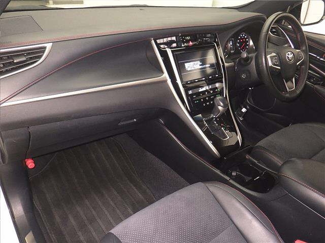 TOYOTA HARRIER 2017