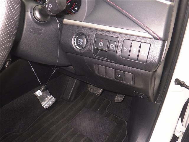 TOYOTA HARRIER 2017