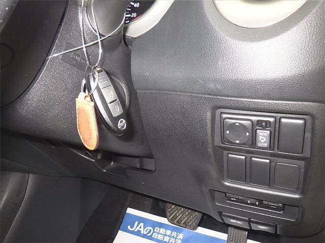 NISSAN JUKE 2012