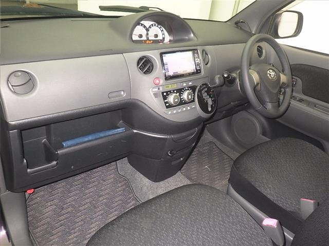 TOYOTA SIENTA 2015