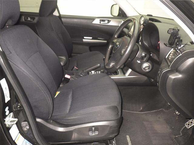 SUBARU FORESTER 2011