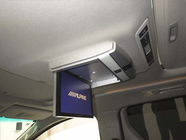 TOYOTA ALPHARD 2011