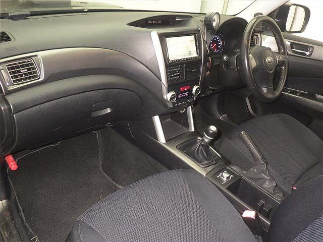 SUBARU FORESTER 2011