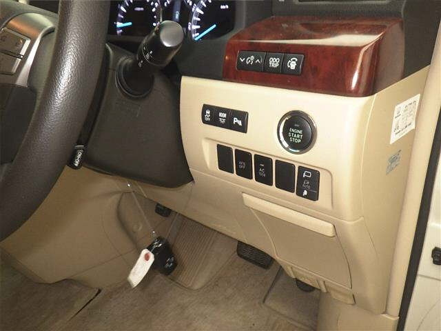 TOYOTA ALPHARD 2010