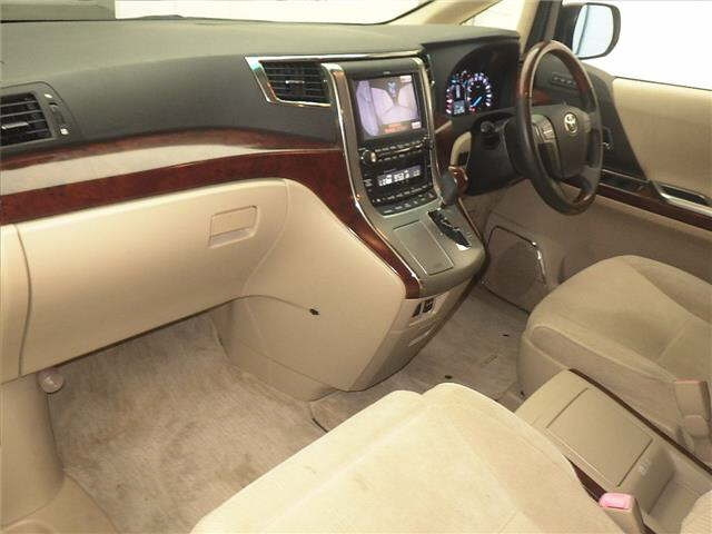 TOYOTA ALPHARD 2010