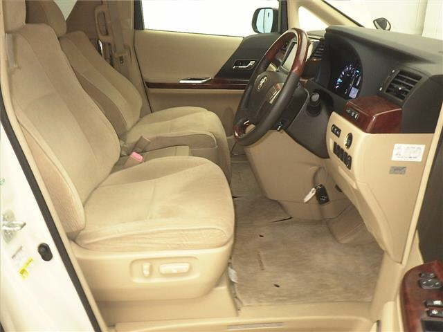 TOYOTA ALPHARD 2010