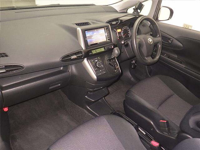 TOYOTA WISH 2015