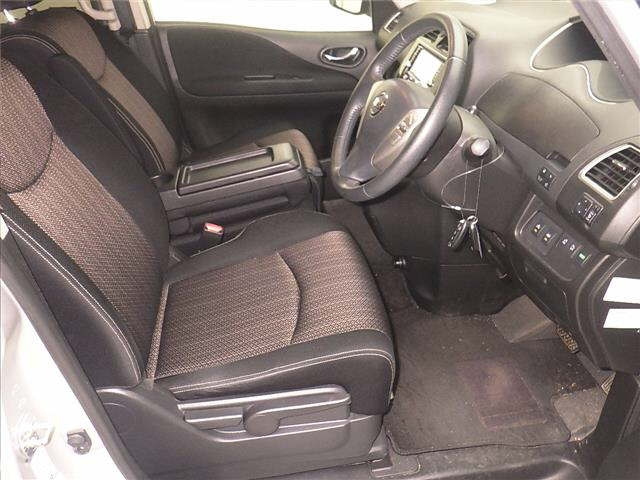 NISSAN SERENA 2015
