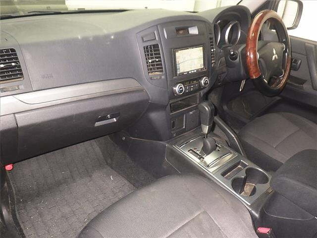 MITSUBISHI PAJERO 2011