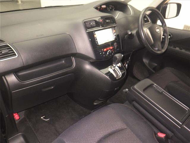 NISSAN SERENA 2011