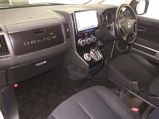MITSUBISHI DELICA D5 2014