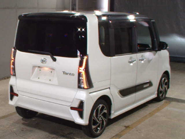 DAIHATSU TANTO 2021
