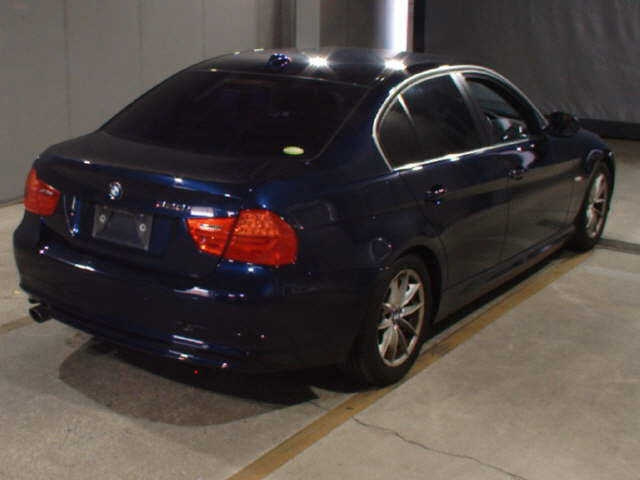 BMW 3 SERIES 2010