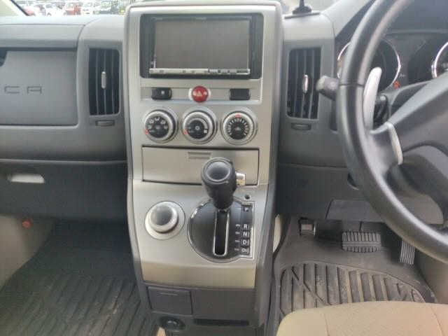 MITSUBISHI DELICA D5 2011