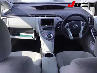 TOYOTA PRIUS 2015