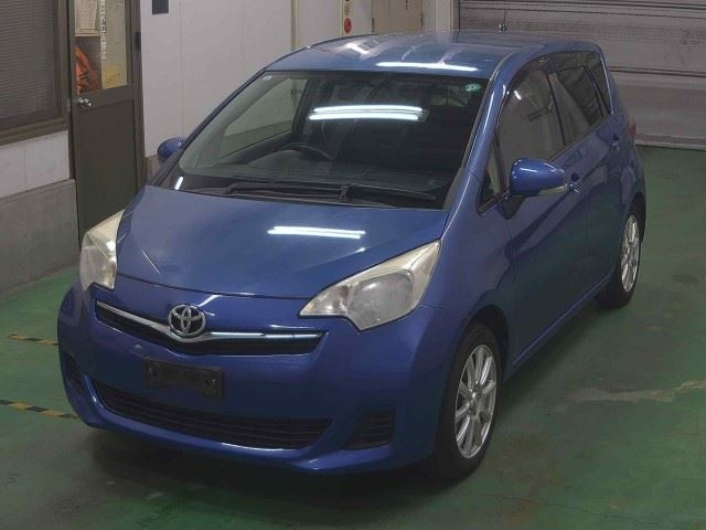 TOYOTA RACTIS 2013