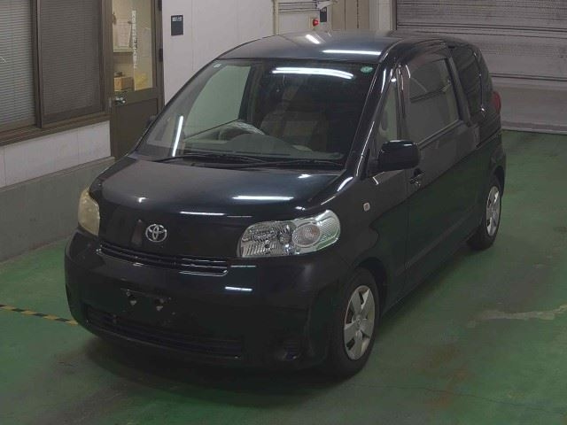 TOYOTA PORTE 2010
