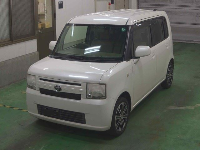 TOYOTA PIXIS SPACE 2015
