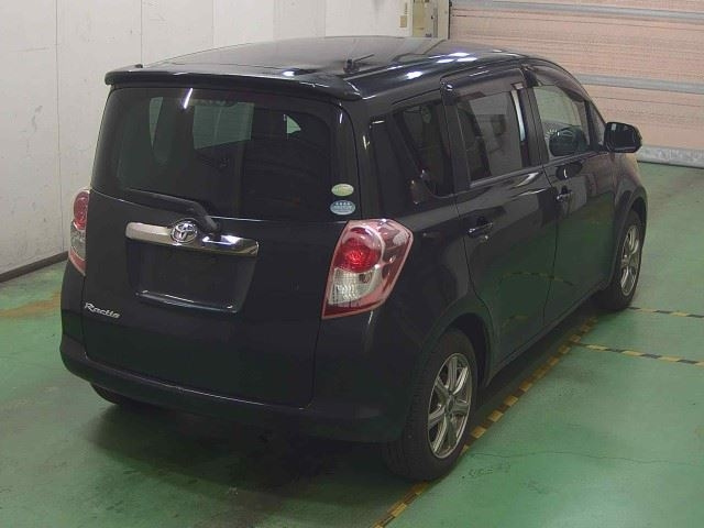 TOYOTA RACTIS 2010