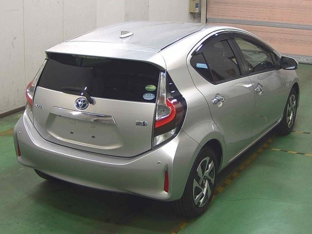 TOYOTA AQUA 2020