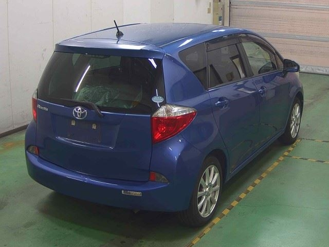 TOYOTA RACTIS 2013