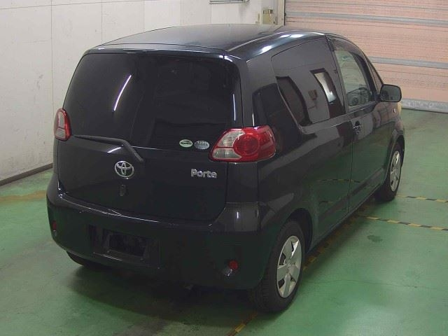 TOYOTA PORTE 2010