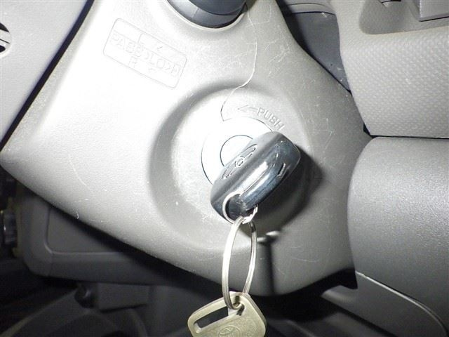 TOYOTA VITZ 2009