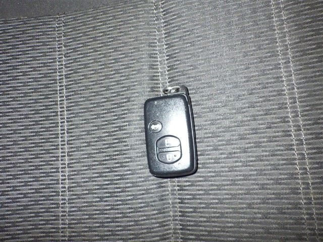 TOYOTA AVENSIS WAGON 2012