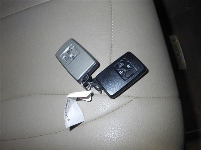 TOYOTA ISIS 2012