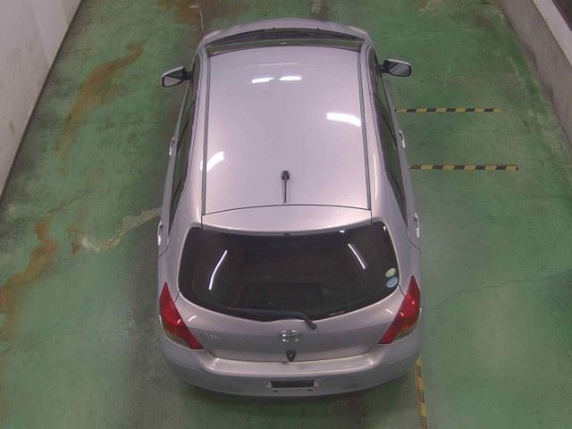 TOYOTA VITZ 2010