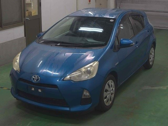 TOYOTA AQUA 2012