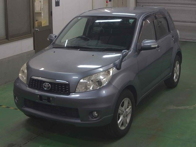 TOYOTA RUSH 2013