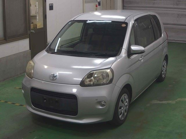 TOYOTA PORTE 2012