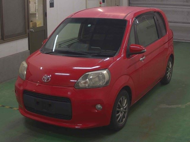 TOYOTA PORTE 2013