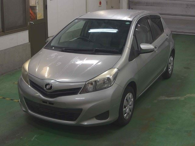 TOYOTA VITZ 2011