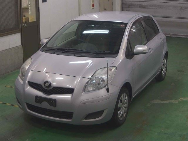 TOYOTA VITZ 2010