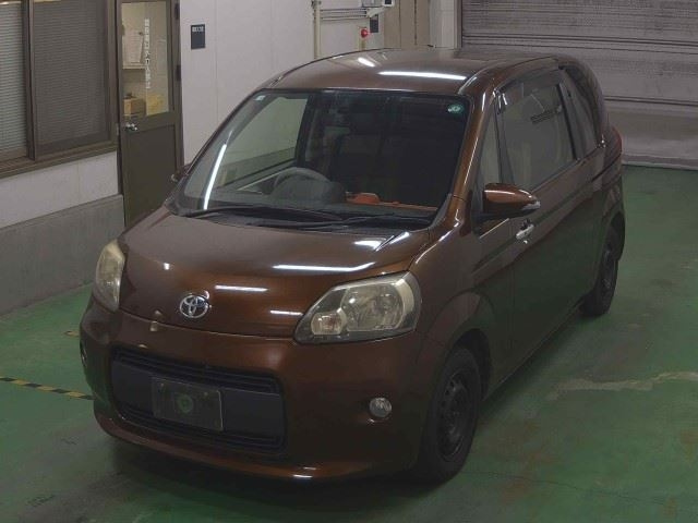 TOYOTA PORTE 2012