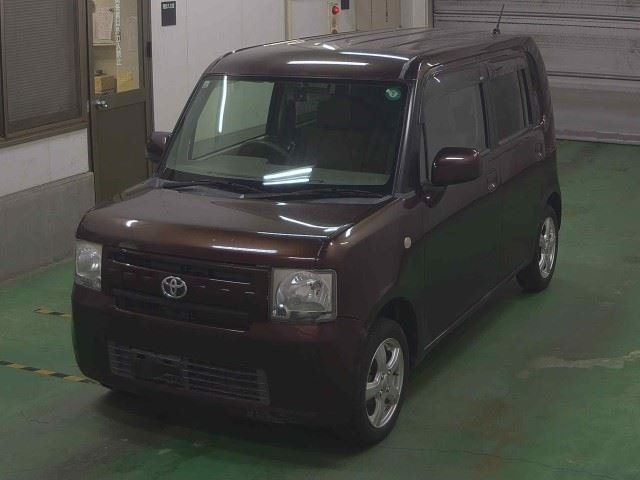 TOYOTA PIXIS SPACE 2011