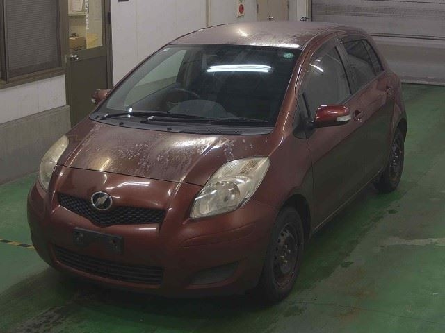 TOYOTA VITZ 2010